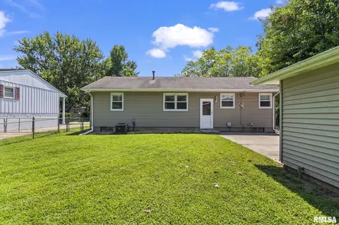 Exterior - 2333 Queensway Rd, Springfield, IL 62703 photo 6 of 6