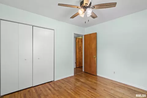 Bedroom - 2333 Queensway Rd, Springfield, IL 62703 photo 4 of 9