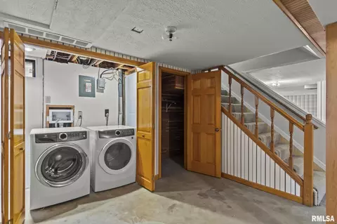 Other - 2333 Queensway Rd, Springfield, IL 62703 photo 2 of 10