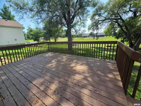 Exterior - 442 W Collins St, Mendon, IL 62351 photo 2 of 4