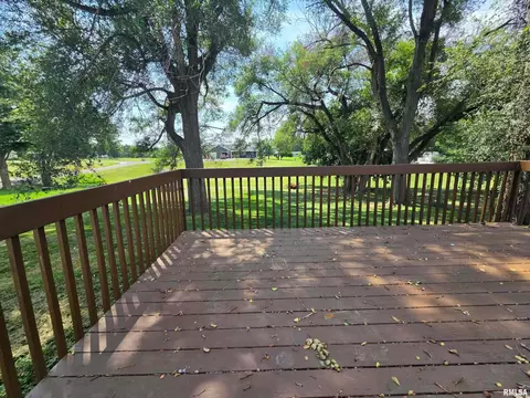 Exterior - 442 W Collins St, Mendon, IL 62351 photo 1 of 4
