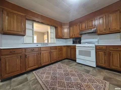 Kitchen - 442 W Collins St, Mendon, IL 62351 photo 2 of 2