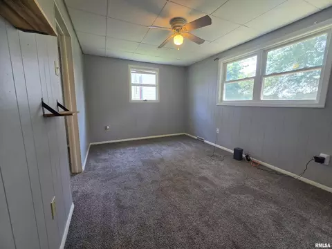 Bedroom - 442 W Collins St, Mendon, IL 62351 photo 5 of 7