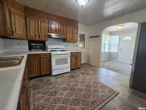 Other - 442 W Collins St, Mendon, IL 62351 photo 2 of 4