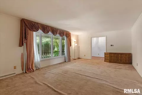 Living - 2840 E Lake Shore Dr, Springfield, IL 62712 photo 3 of 5