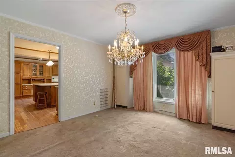 Dining - 2840 E Lake Shore Dr, Springfield, IL 62712 photo 1 of 1