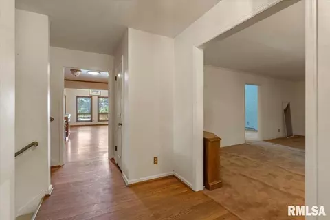 Entry Way - 2840 E Lake Shore Dr, Springfield, IL 62712 photo 1 of 1