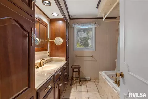 Bath - 2840 E Lake Shore Dr, Springfield, IL 62712 photo 1 of 4