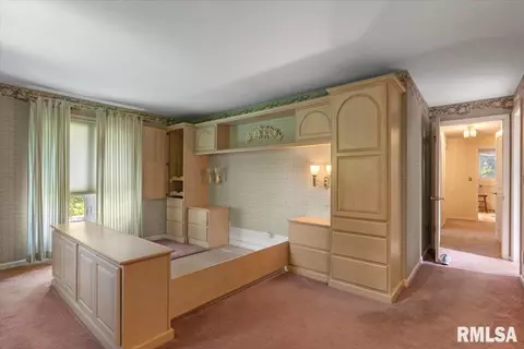 Bedroom - 2840 E Lake Shore Dr, Springfield, IL 62712 photo 7 of 7