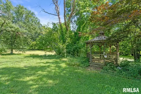 Exterior - 2840 E Lake Shore Dr, Springfield, IL 62712 photo 9 of 11