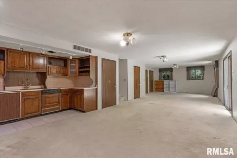 Living - 2840 E Lake Shore Dr, Springfield, IL 62712 photo 4 of 5