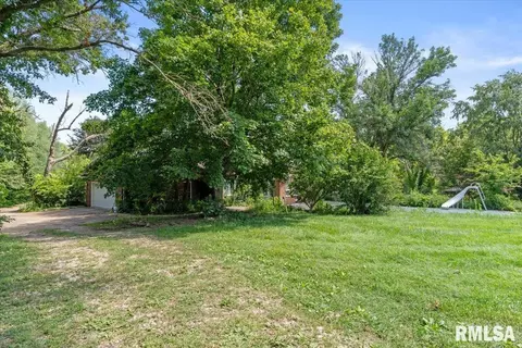 Exterior - 2840 E Lake Shore Dr, Springfield, IL 62712 photo 7 of 11