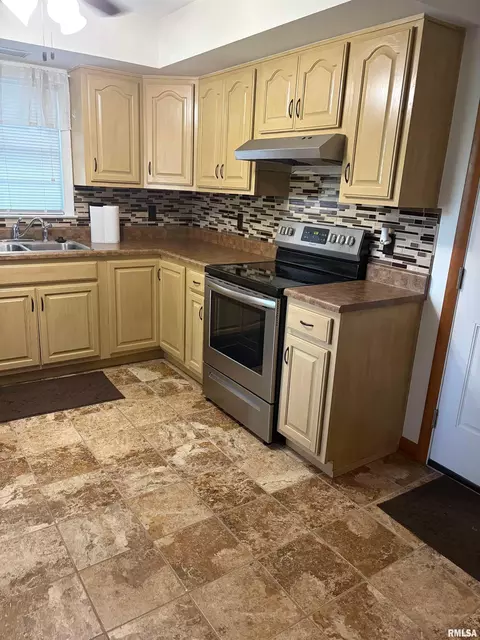 24 Longbow Ln, Springfield, IL 62704 photo 4