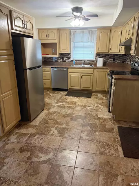 24 Longbow Ln, Springfield, IL 62704 photo 3