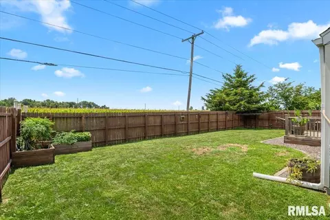 Exterior - 4120 Marie Dr, Springfield, IL 62707 photo 3 of 4