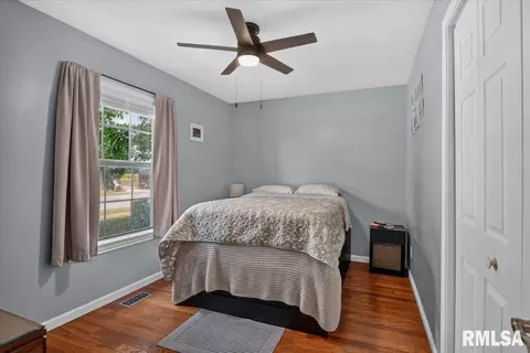 Bedroom - 4120 Marie Dr, Springfield, IL 62707 photo 3 of 4