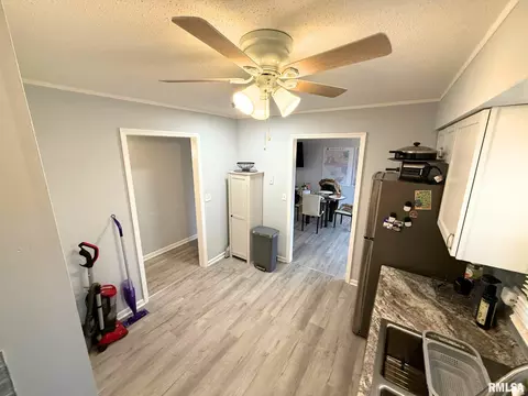 Entry Way - 3006 Taylor Ave, Springfield, IL 62703 photo 1 of 2
