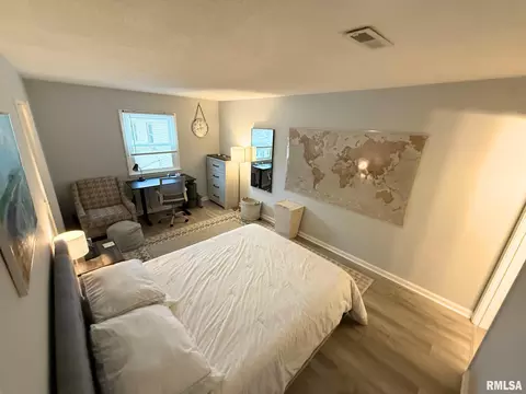 Bedroom - 3006 Taylor Ave, Springfield, IL 62703 photo 2 of 3