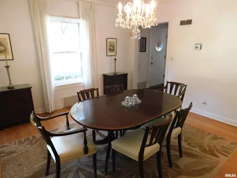 Dining - 4 Sunset Ln, Springfield, IL 62707 photo 1 of 2