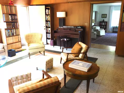Living - 4 Sunset Ln, Springfield, IL 62707 photo 6 of 6