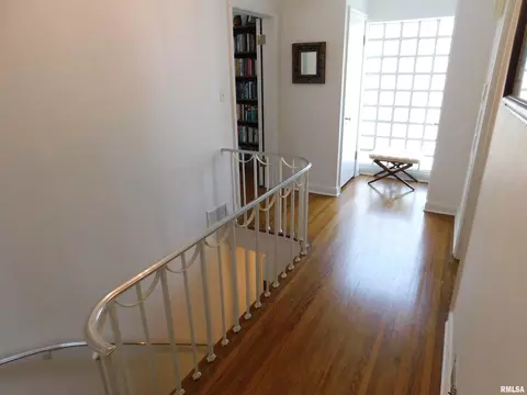 Entry Way - 4 Sunset Ln, Springfield, IL 62707 photo 2 of 2