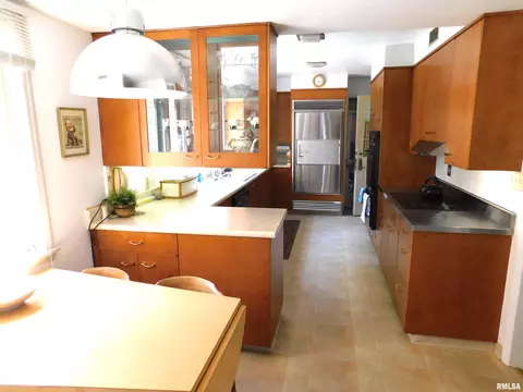 Kitchen - 4 Sunset Ln, Springfield, IL 62707 photo 1 of 3
