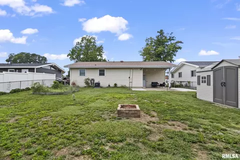 Exterior - 1828 N Wolfe St, Springfield, IL 62702 photo 4 of 4