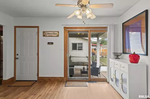 Entry Way - 1828 N Wolfe St, Springfield, IL 62702 photo 2 of 2