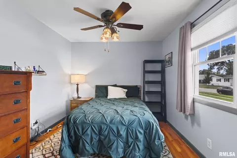 Bedroom - 1828 N Wolfe St, Springfield, IL 62702 photo 2 of 7