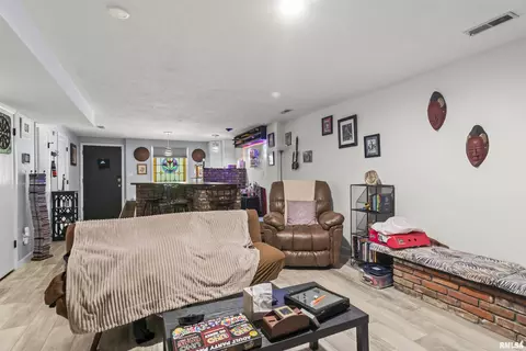 Living - 1908 Jennette Ln, Springfield, IL 62702 photo 5 of 5