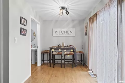 Dining - 1908 Jennette Ln, Springfield, IL 62702 photo 3 of 4