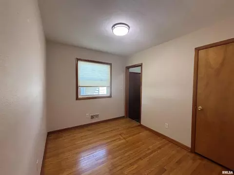 Bedroom - 3605 Moorgate Dr, Springfield, IL 62703 photo 3 of 3