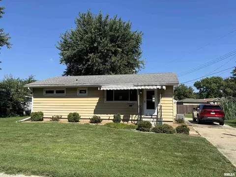 Exterior - 3605 Moorgate Dr, Springfield, IL 62703 photo 2 of 5