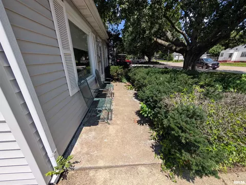 Exterior - 2417 S 1st St, Springfield, IL 62704 photo 2 of 8