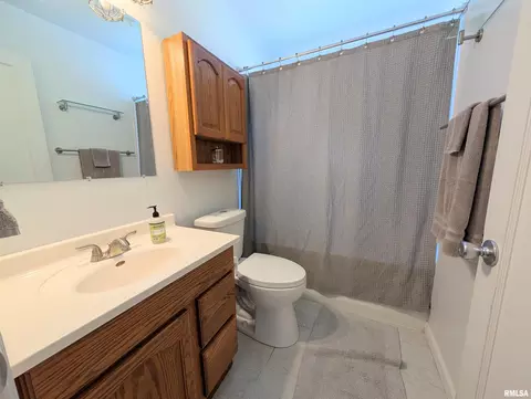 Bath - 2417 S 1st St, Springfield, IL 62704 photo 1 of 2