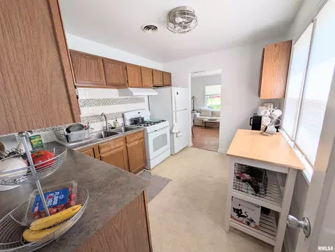 Kitchen - 2417 S 1st St, Springfield, IL 62704 photo 2 of 2
