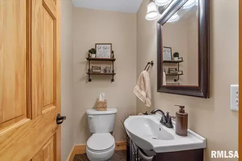 Bath - 1761 Tozer Rd, Springfield, IL 62707 photo 3 of 3
