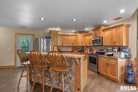 Kitchen - 1761 Tozer Rd, Springfield, IL 62707 photo 1 of 3