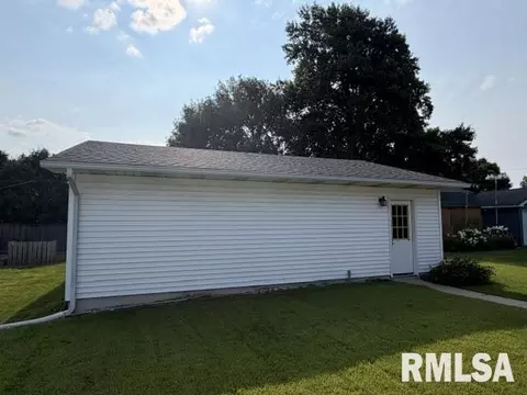 Exterior - 218 N Stanton St, Bluffs, IL 62621 photo 4 of 5