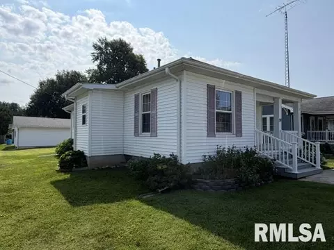 Exterior - 218 N Stanton St, Bluffs, IL 62621 photo 3 of 5