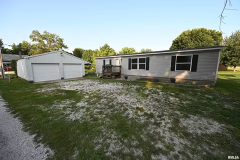 223 W Washington St, Mount Sterling, IL 62353