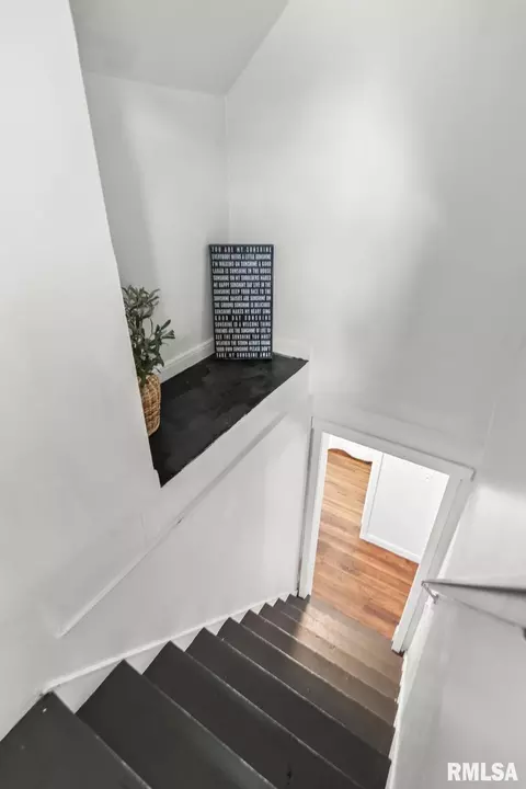 Entry Way - 2268 E Keys Ave, Springfield, IL 62702 photo 1 of 2