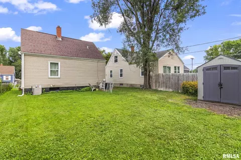 Exterior - 2268 E Keys Ave, Springfield, IL 62702 photo 4 of 7
