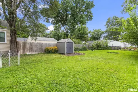 Exterior - 2268 E Keys Ave, Springfield, IL 62702 photo 6 of 7