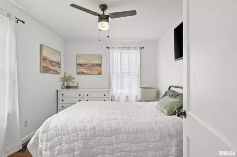 Bedroom - 2268 E Keys Ave, Springfield, IL 62702 photo 2 of 4