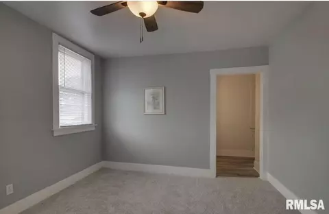 Bedroom - 2021 Cherry, Quincy, IL 62301 photo 2 of 2