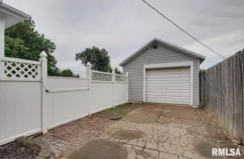 Exterior - 2021 Cherry, Quincy, IL 62301 photo 2 of 4