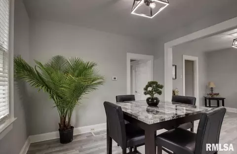 Dining - 2021 Cherry, Quincy, IL 62301 photo 1 of 1