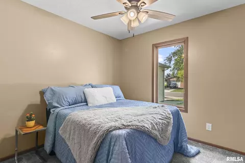Bedroom - 5205 Carlton Dr, Springfield, IL 62703 photo 8 of 8