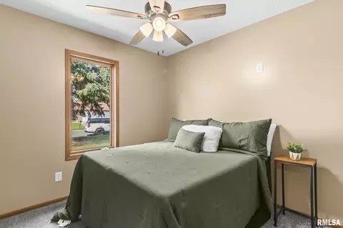 Bedroom - 5205 Carlton Dr, Springfield, IL 62703 photo 6 of 8